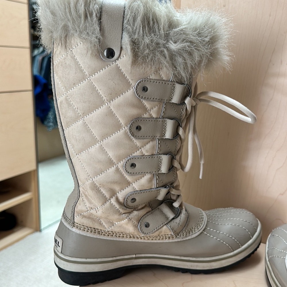 Sorel Joan of Arctic waterproof winter boots with fur - Picture 6 of 9